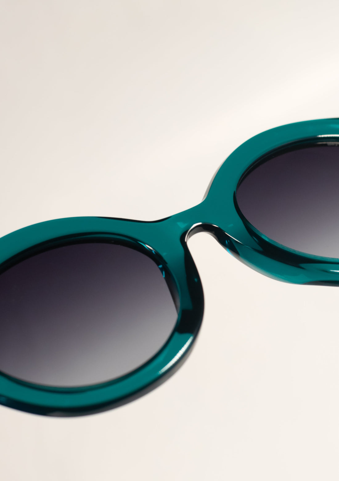 Celulosa Vegetal: El material sostenible que revoluciona las gafas de moda